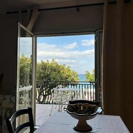 Casa de Férias Vacanze Di Isabella Stoia *