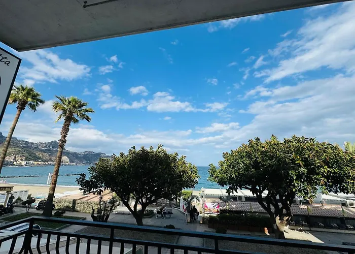 Vacanze Di Isabella Stoia Semesterbostad Giardini Naxos